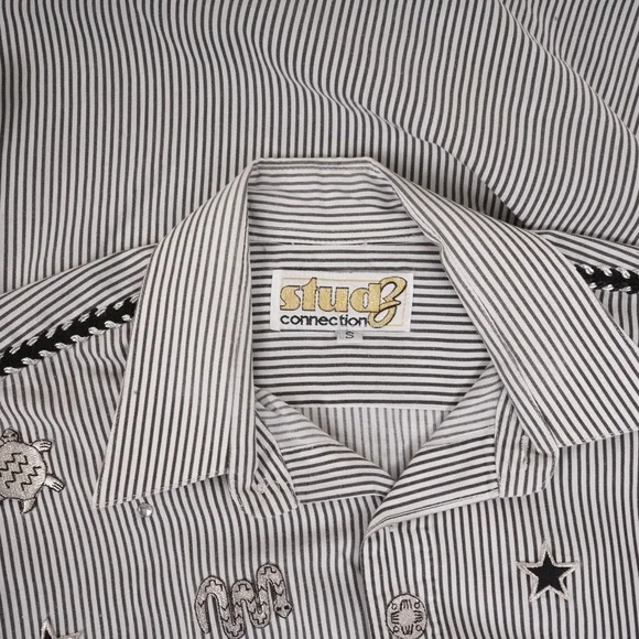 90's Vintage Stud3 Connection w/ Rabbit, Turtle, Snake, Star Patches Size Small - Picture 4 of 8